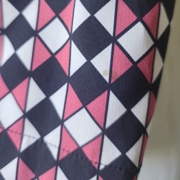 Nivo- Women's size 8- Golf Shorts- Pink, Black, White Geometric - Picture 12 of 14